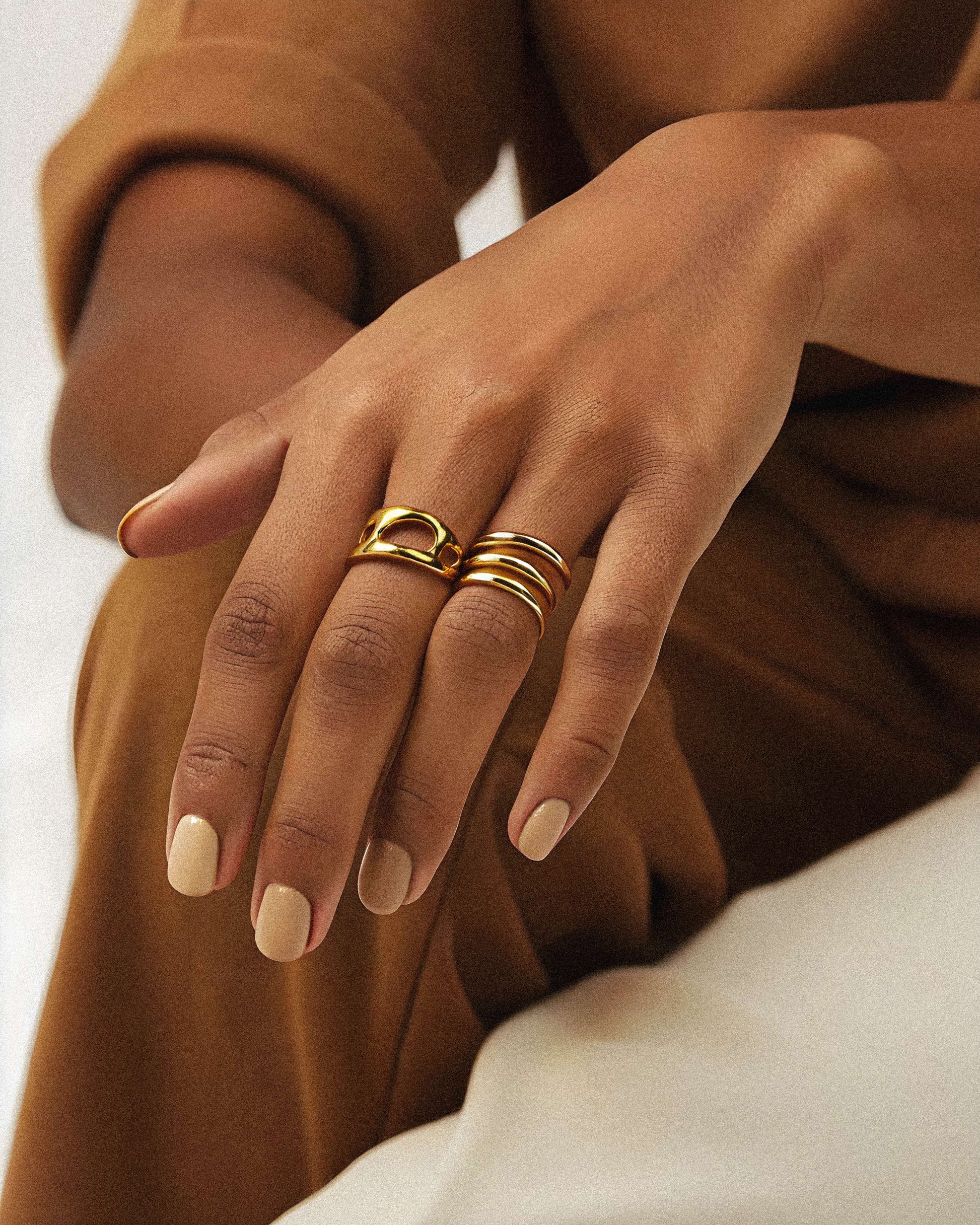 Sculptural Cocktail Ring Thessara worn – tarnish-free by BILARRI